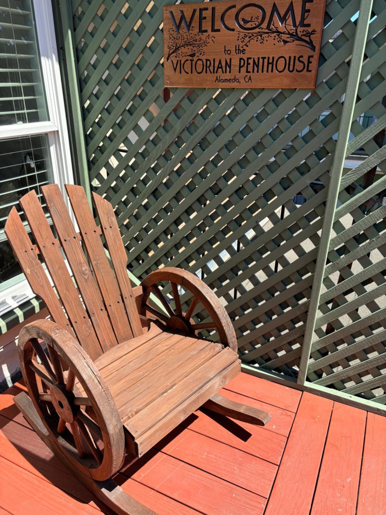 Alameda 3Br Unique Victorian Penthouse With Deck And Outdoor Furniture, Ac, 3 Blocks To Beach & Shopping Center & 2 Free Parking Spaces Kültér fotó